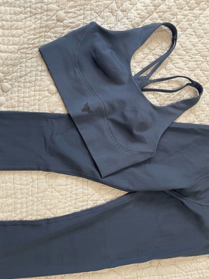 Under Armour leggings and crop top set size Small like new, blue-gray