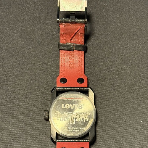 Levi's men's watch genuine leather like new, black
