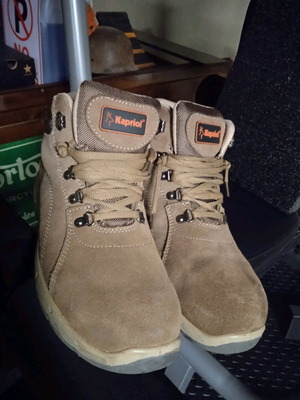 Kapriol work shoes 44 like new, leather and suede, beige