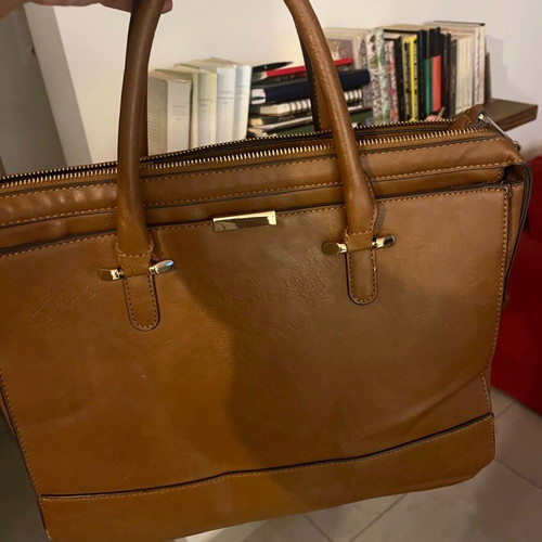 Leatherette bag brown chocolate like new with spacious compartments