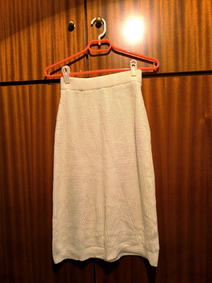 Winter skirt like new, size M, cream