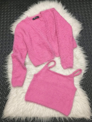 Women’s pink fluffy knit set like new, crop jacket S and crop top XS