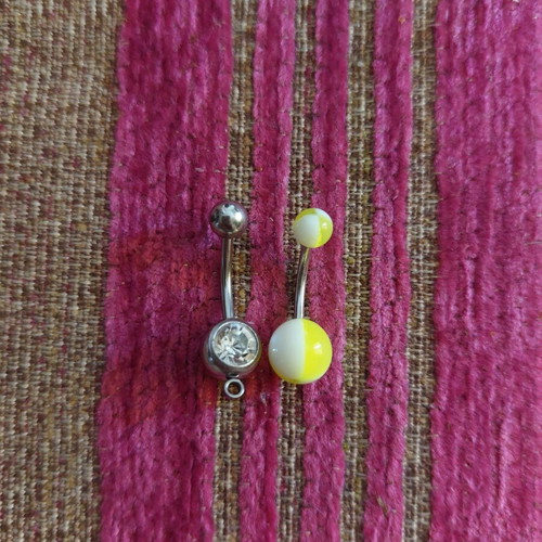 Navel Piercing Set like new, yellow and silver