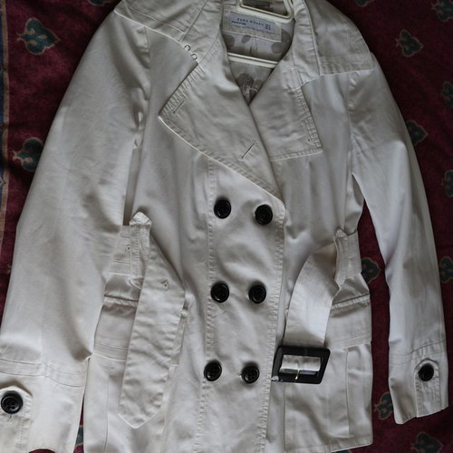Zara Woman trench coat used, white, size Medium, with belt
