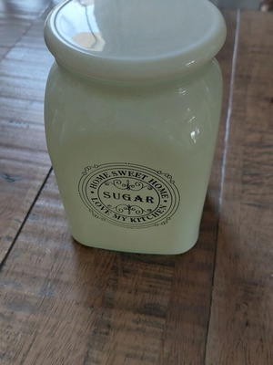 Sugar bowl like new, holds up to 1kg of sugar