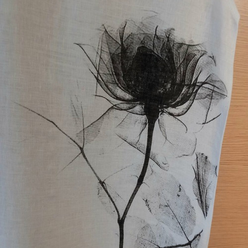 Linen floral dress like new, white with black rose print
