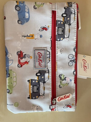Cath Kids London toiletry bag new with double zipper and print