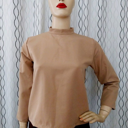 Top with back zipper like new, beige, size S
