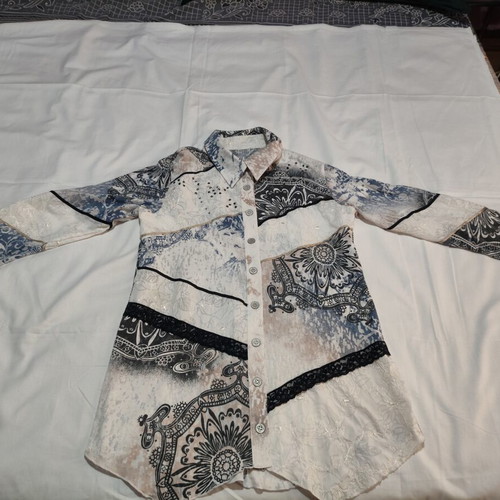 Women's shirt with patchwork design and lace like new, boho style