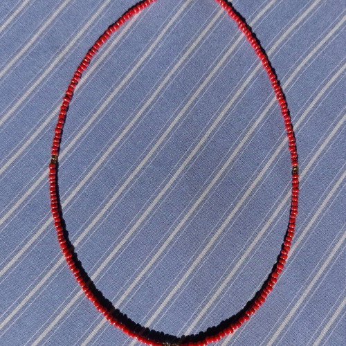 Necklace made of steel wire with gold-plated pendant new, multicolored