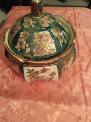Vintage Fintaniera with Japanese Decoration like new