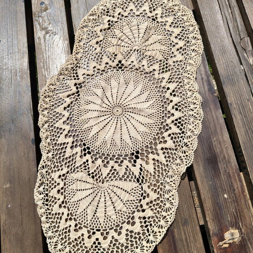 Crochet doily like new, size 70x40 cm