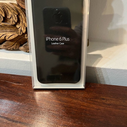 iPhone 6 Plus leather case like new, black