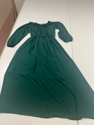 Green dress used plus size 2 with off-shoulder design