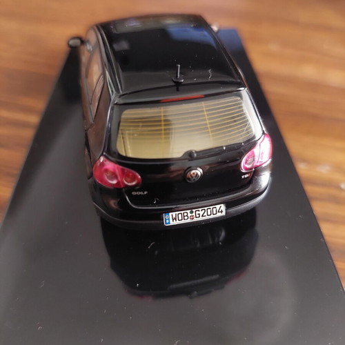 Volkswagen Golf V collectible model scale 1:43 like new