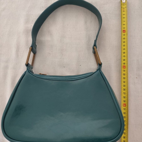 Green Handbag Pull and Bear like new