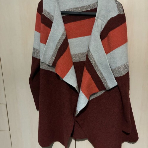 Knitted cardigan with geometric pattern and metallic details, new