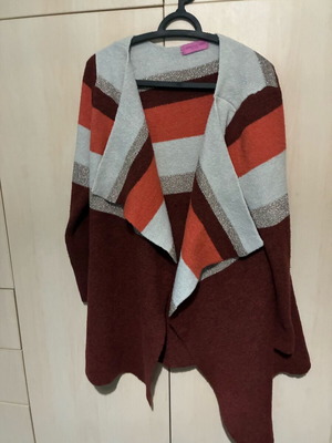 Πλεκτή ζακέτα cardigan καινούργια με γεωμετρικό σχέδιο και μεταλλιζέ λεπτομέρειες