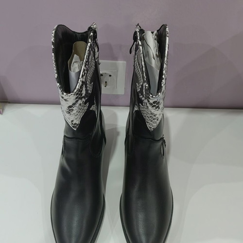 Cowboy boots size 41 new, black and white