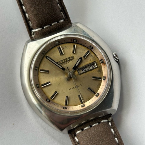 Vintage Citizen wristwatch used, automatic and manual, beige and silver