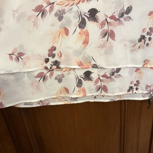 Zac & Rachel Woman sleeveless floral blouse 2XL like new, beige