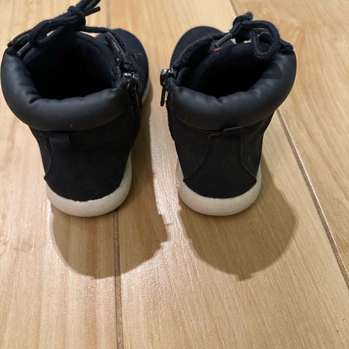H&M boots used, kids size 28, dark blue with zipper