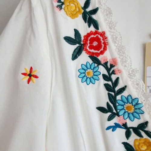 Long dress with embroidered flowers new, white, sizes S-M