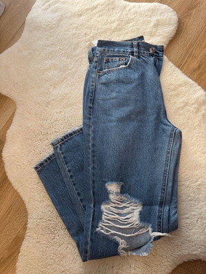 Pull&Bear blue slim boyfriend jeans with rips, size 34 used