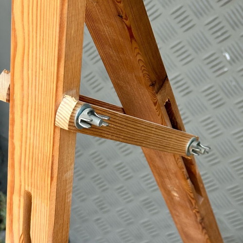 Wooden adjustable painting easel used