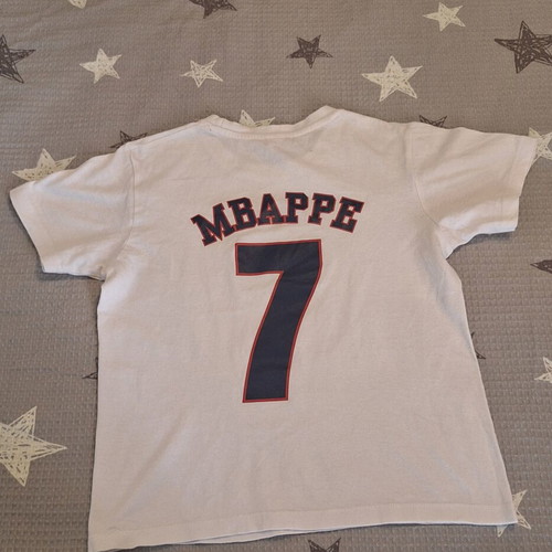 T-shirt with Mbappe print, size 8 years, like new, white