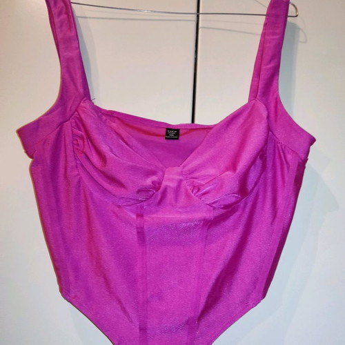 Blouses used, pack of 8, sizes M and L