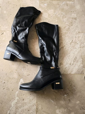 Migato women's boots size 37 like new, black