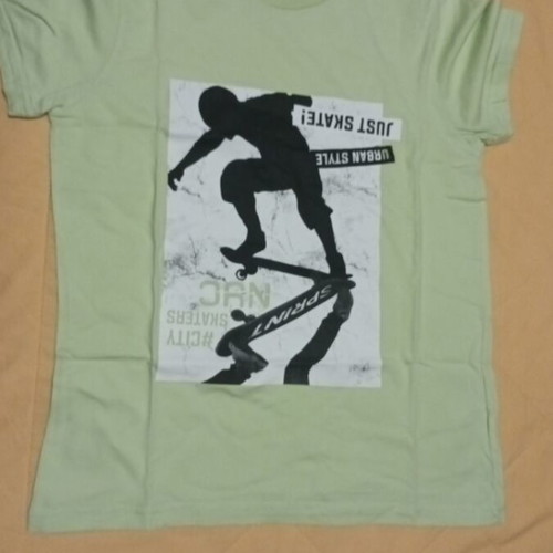 Sprint t-shirt for boy 10 years like new, green