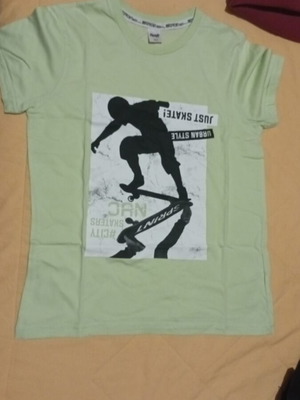 Sprint T-shirt for 10-year-old boy like new, green