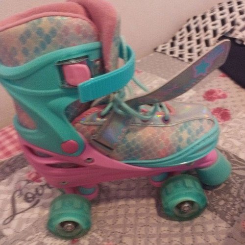 Byox Ariel Quad Adjustable Kids Rollers Size 34-37 Like New, Pink and Turquoise