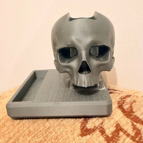 Iqos Illuma charging base like new skull-shaped