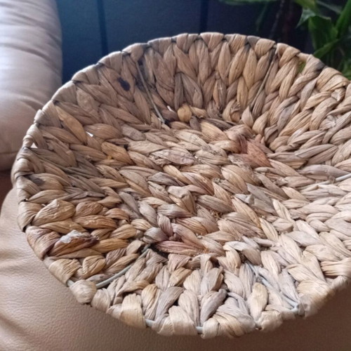Vintage straw basket handmade like new