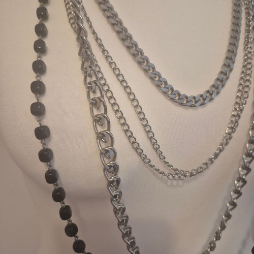 Necklaces silver and black, like new, layered