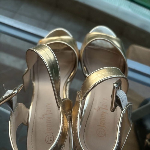 Beige platform sandals No37