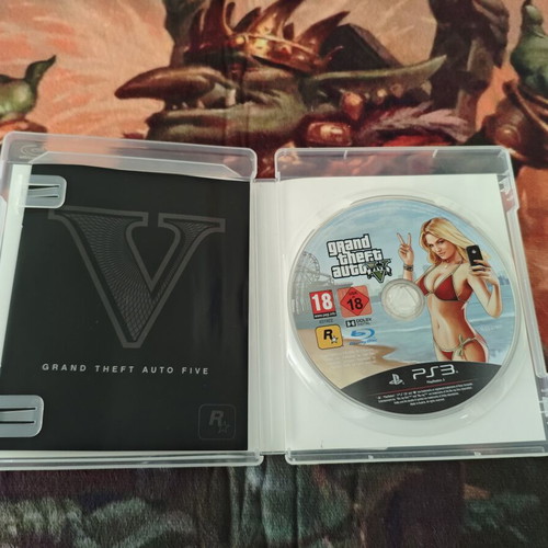 GTA 5 PS3 game like new, complete