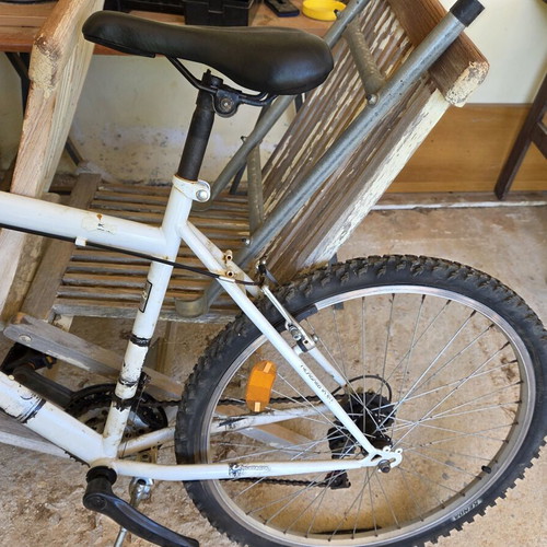 Mountain bike used, white, with gears