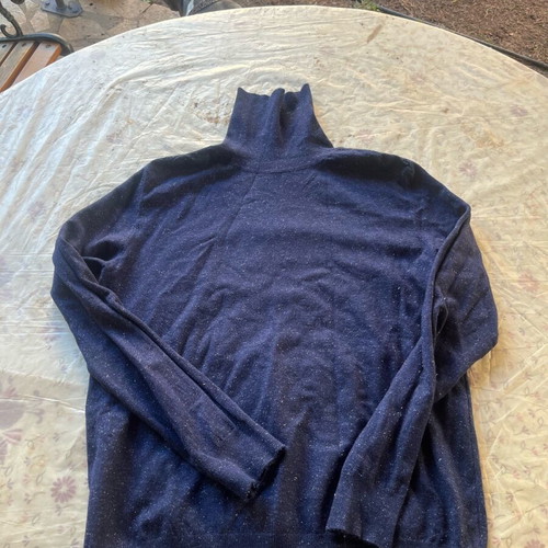 Women's turtleneck sweatshirt like new, blue