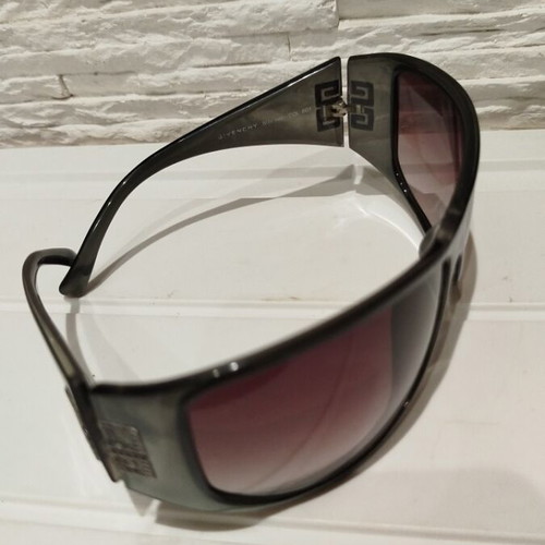 Givenchy SGV 446 sunglasses brown like new, authentic