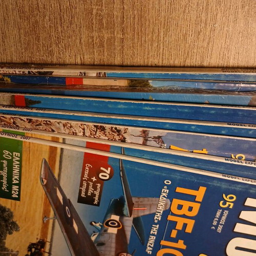Model Expert monthly magazine used, pack of 8 issues