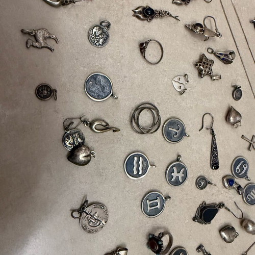 Silver jewelry used with 925 stamp weighing 267 g