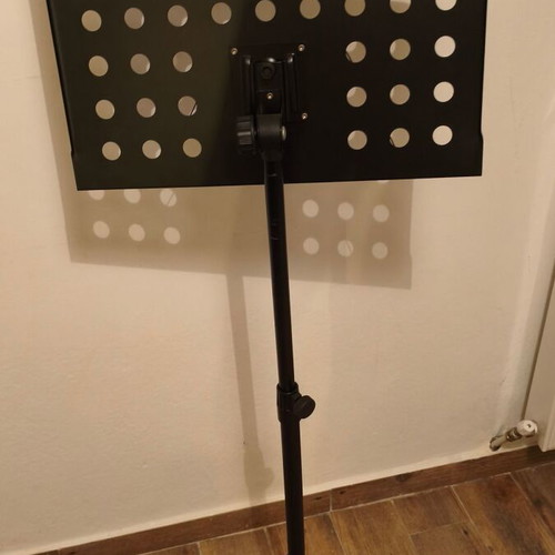 Music stand with adjustable tilt and height