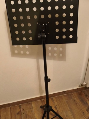 Music stand with adjustable tilt and height
