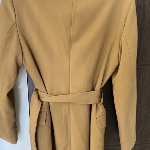Stradivarius Blazer camel color with beige buttons and belt like new