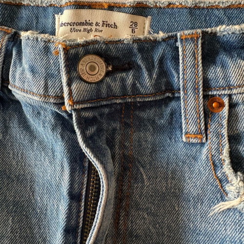 Abercrombie & Fitch denim skirt new, size Waist 28 / 6, blue