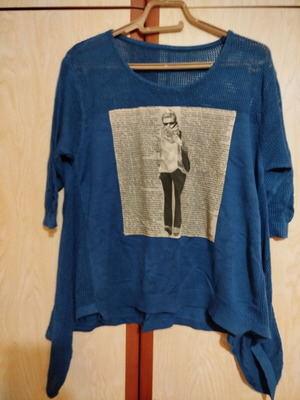 Women's blouse blue size M like new